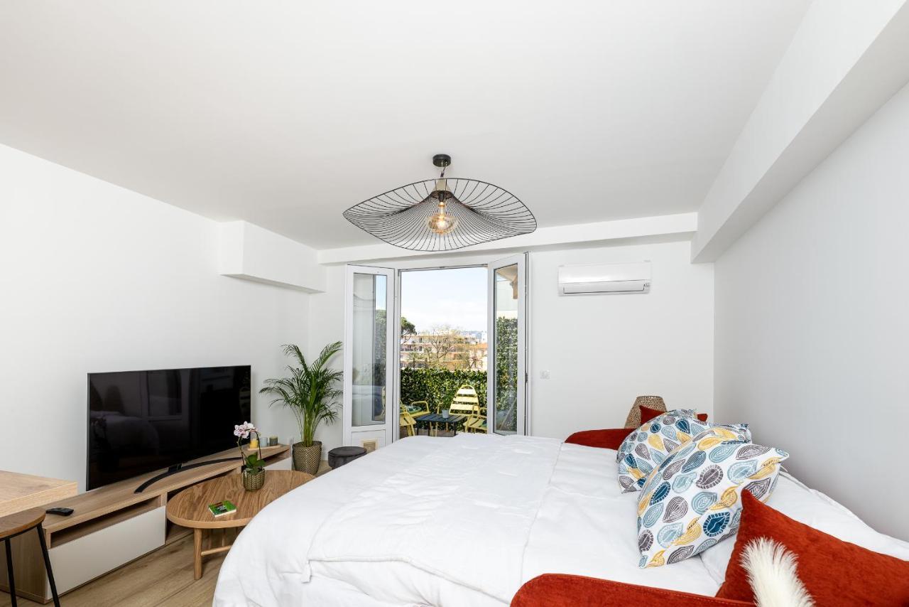 Superbe T2 Juan Les Pins 300M Des Plages Antibes Exterior foto